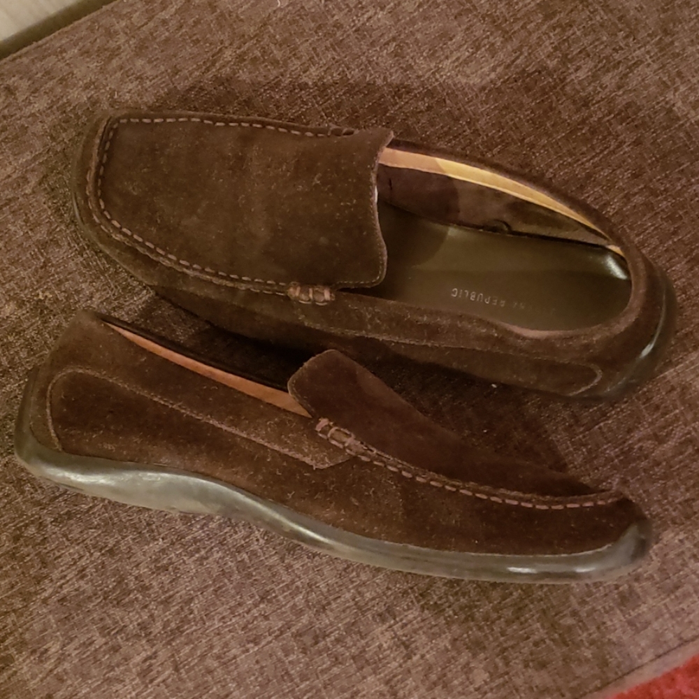 Shoes - Picture 4 of 6
